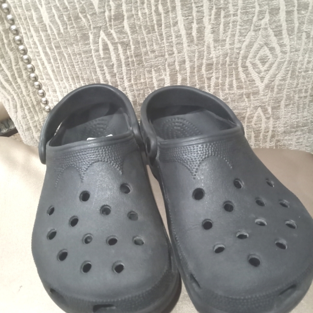black Crocs - Picture 2 of 10